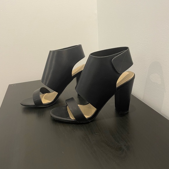 Aldo 4 inch Healed Sandal- worn once- size 7